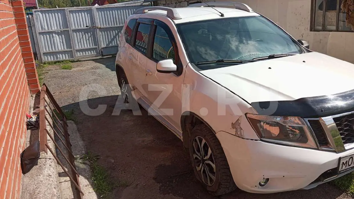 Автомобиль Nissan Terrano, 2015 год — фото 3