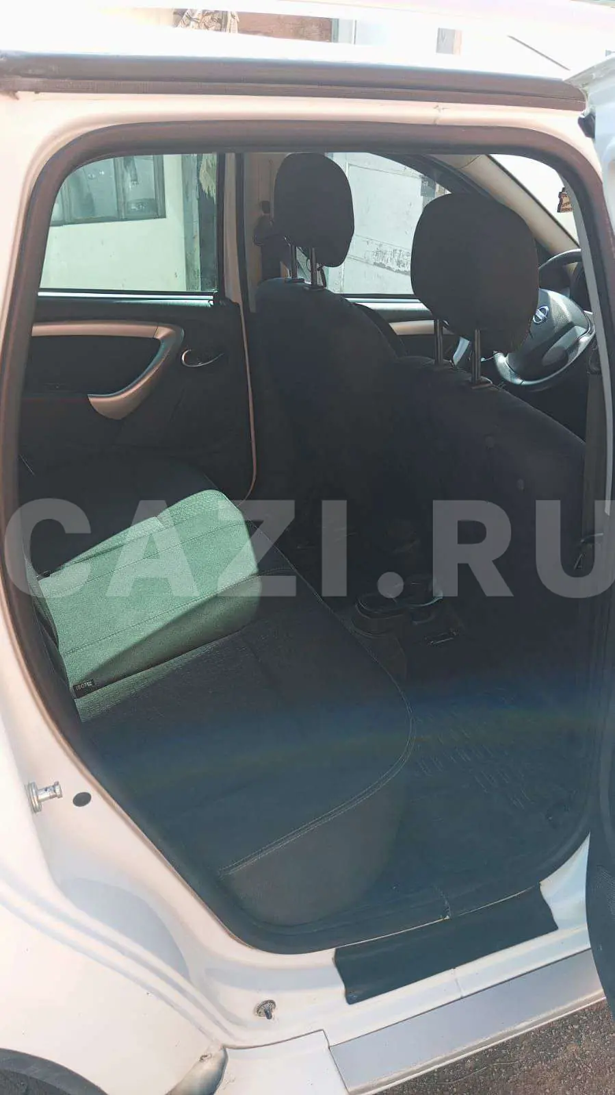 Автомобиль Nissan Terrano, 2015 год — фото 8