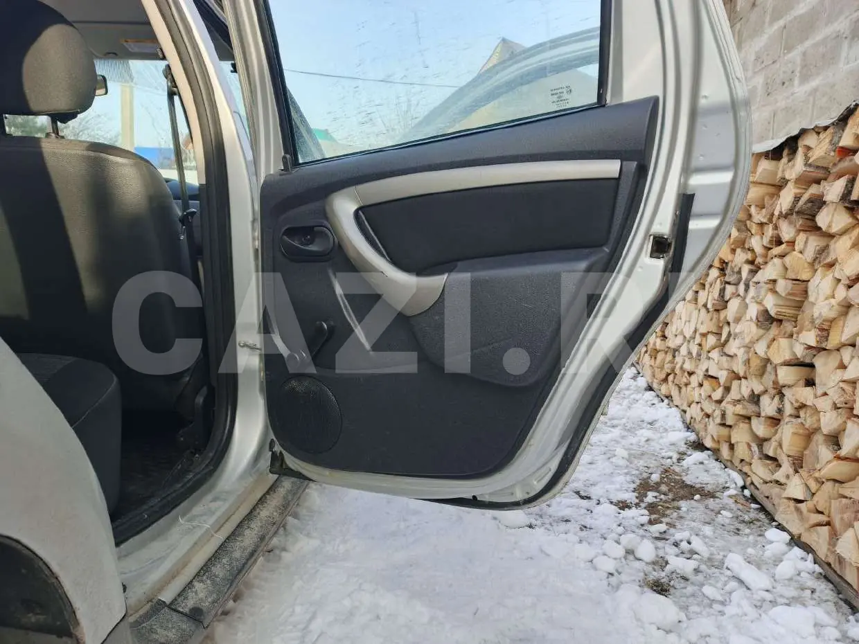 Автомобиль RENAULT DUSTER, 2014 год — фото 8
