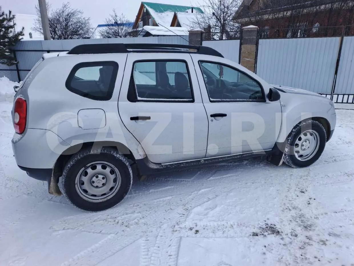 Автомобиль RENAULT DUSTER, 2014 год