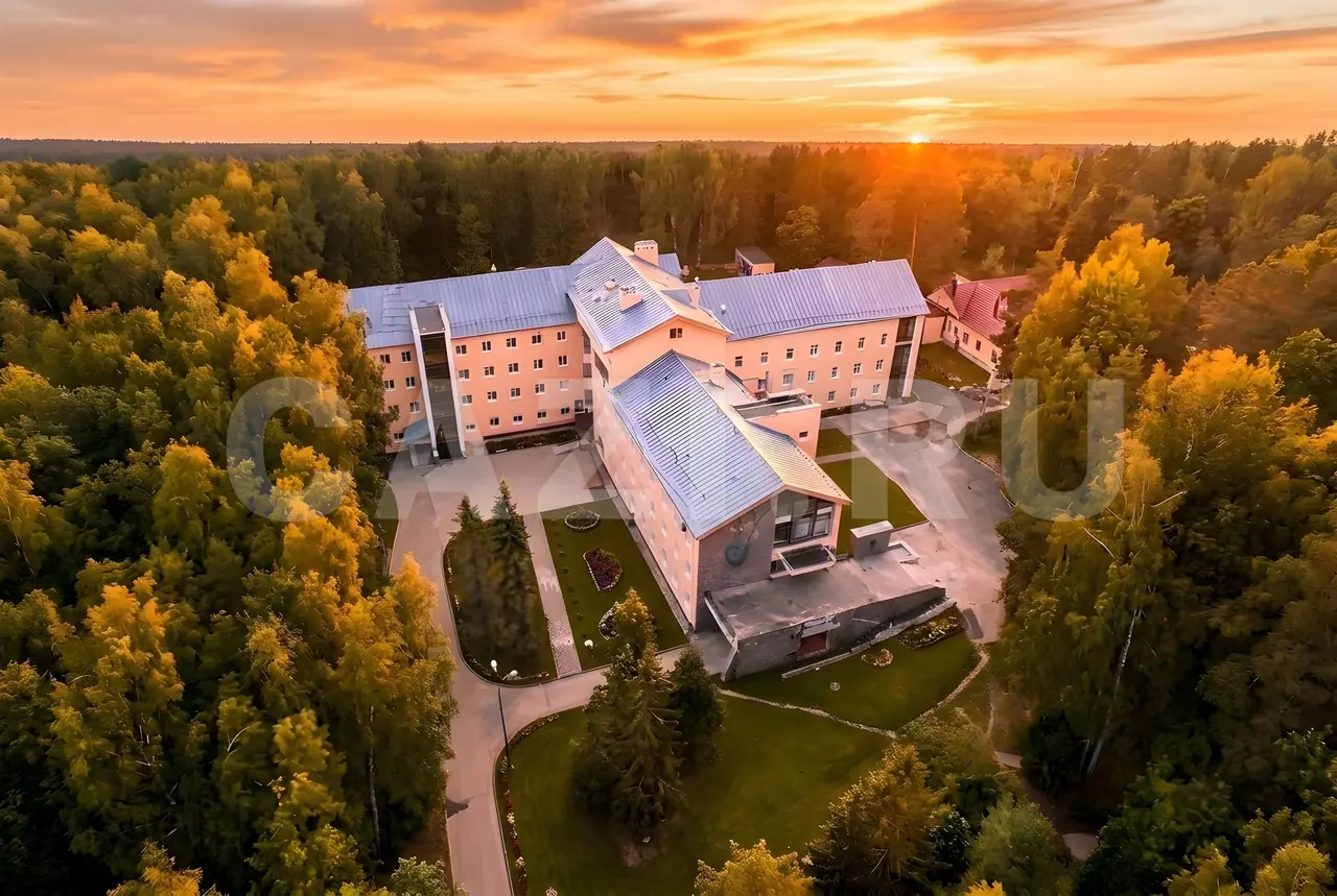 Больничный комплекс: 7 зданий, 6260 м² + Участок 5,12 га