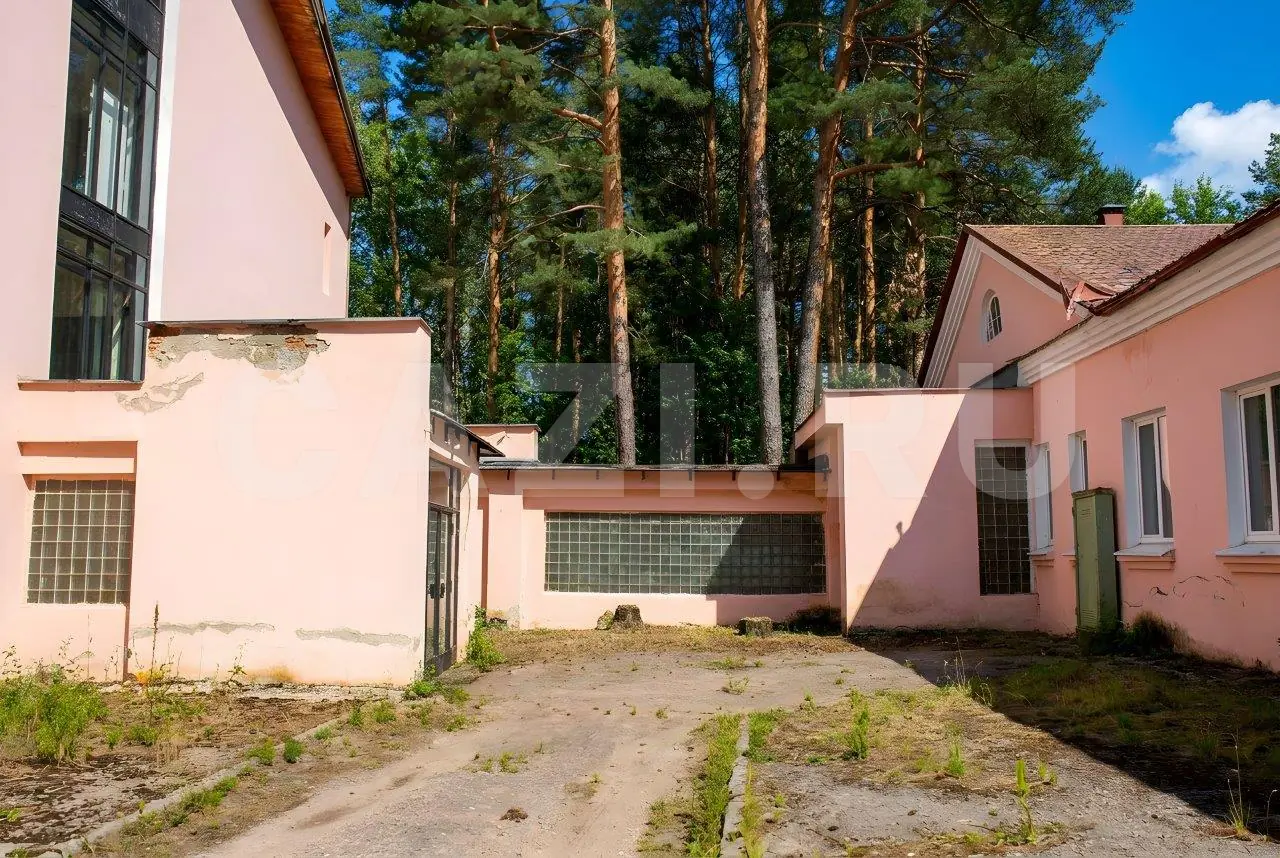 Больничный комплекс: 7 зданий, 6260 м² + Участок 5,12 га — фото 9