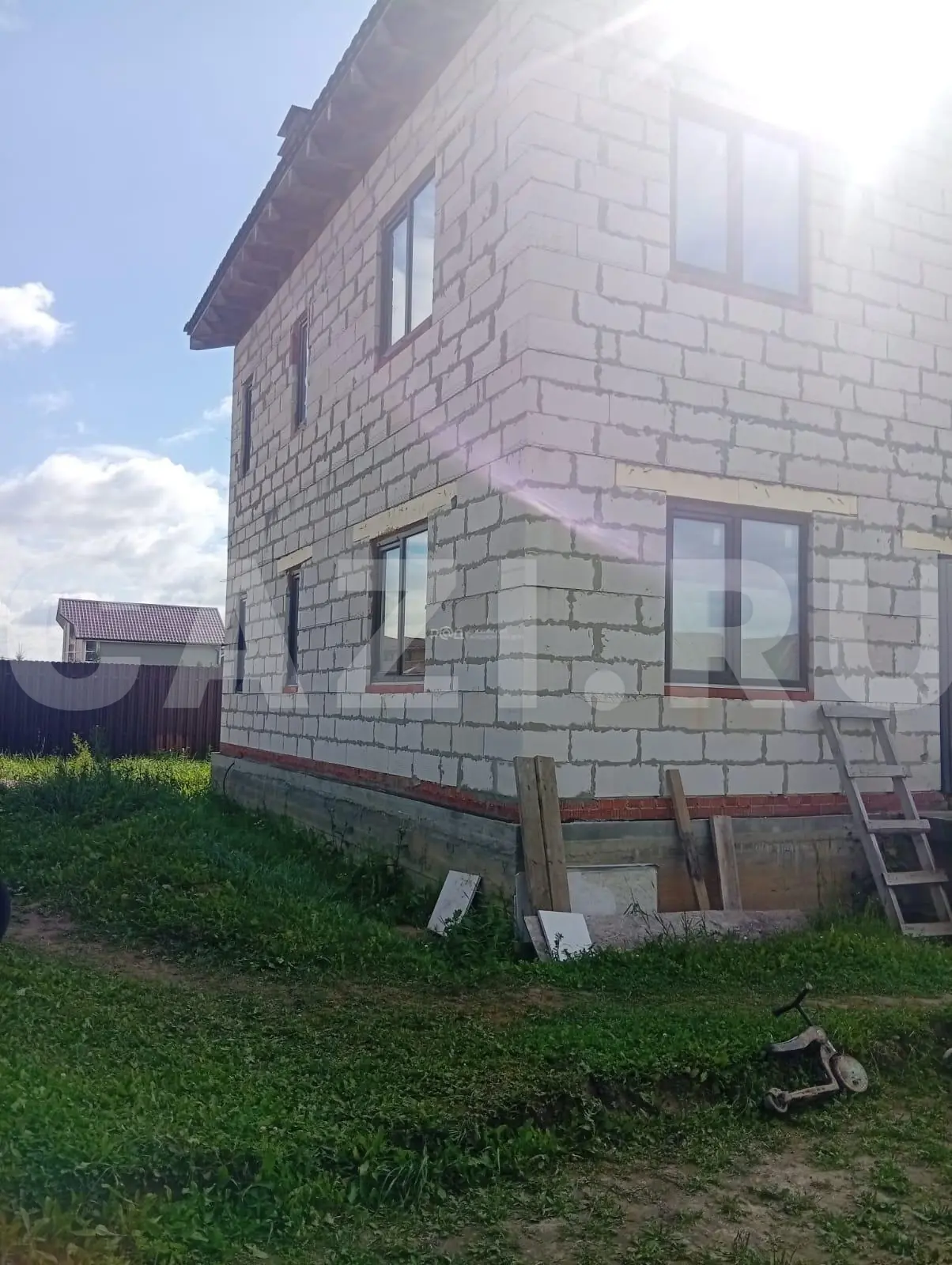 Дом 193 м² + Участок 812 м² — фото 3