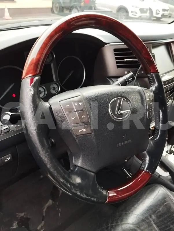 Автомобиль LEXUS LX570, 2011 год — фото 3