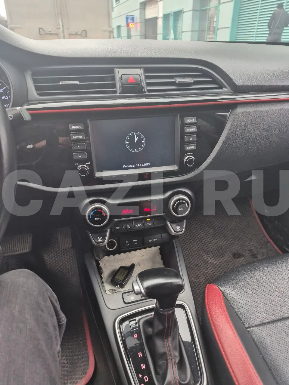 Автомобиль Kia Rio, 2019 год — фото 10