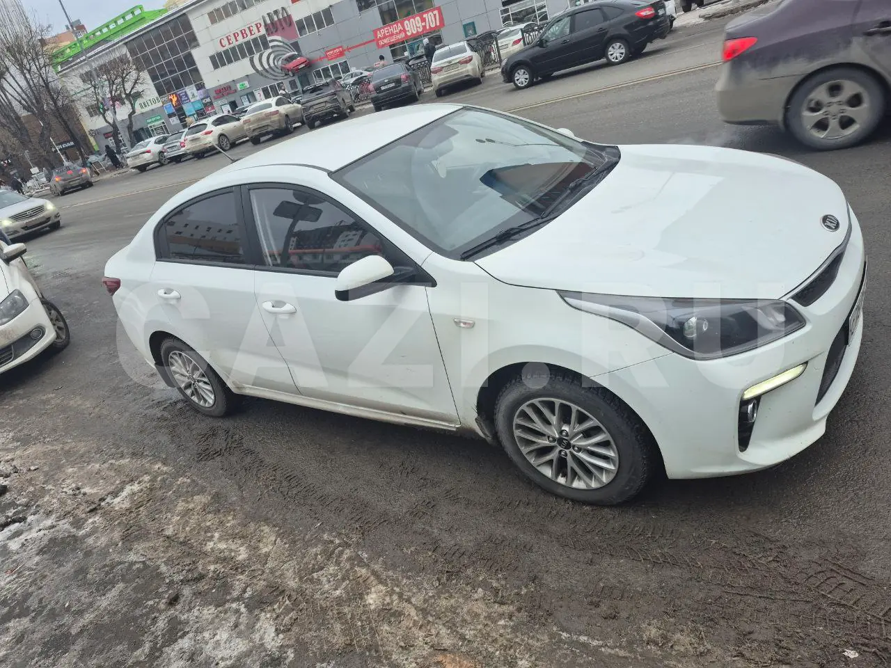 Автомобиль Kia Rio, 2019 год — фото 1