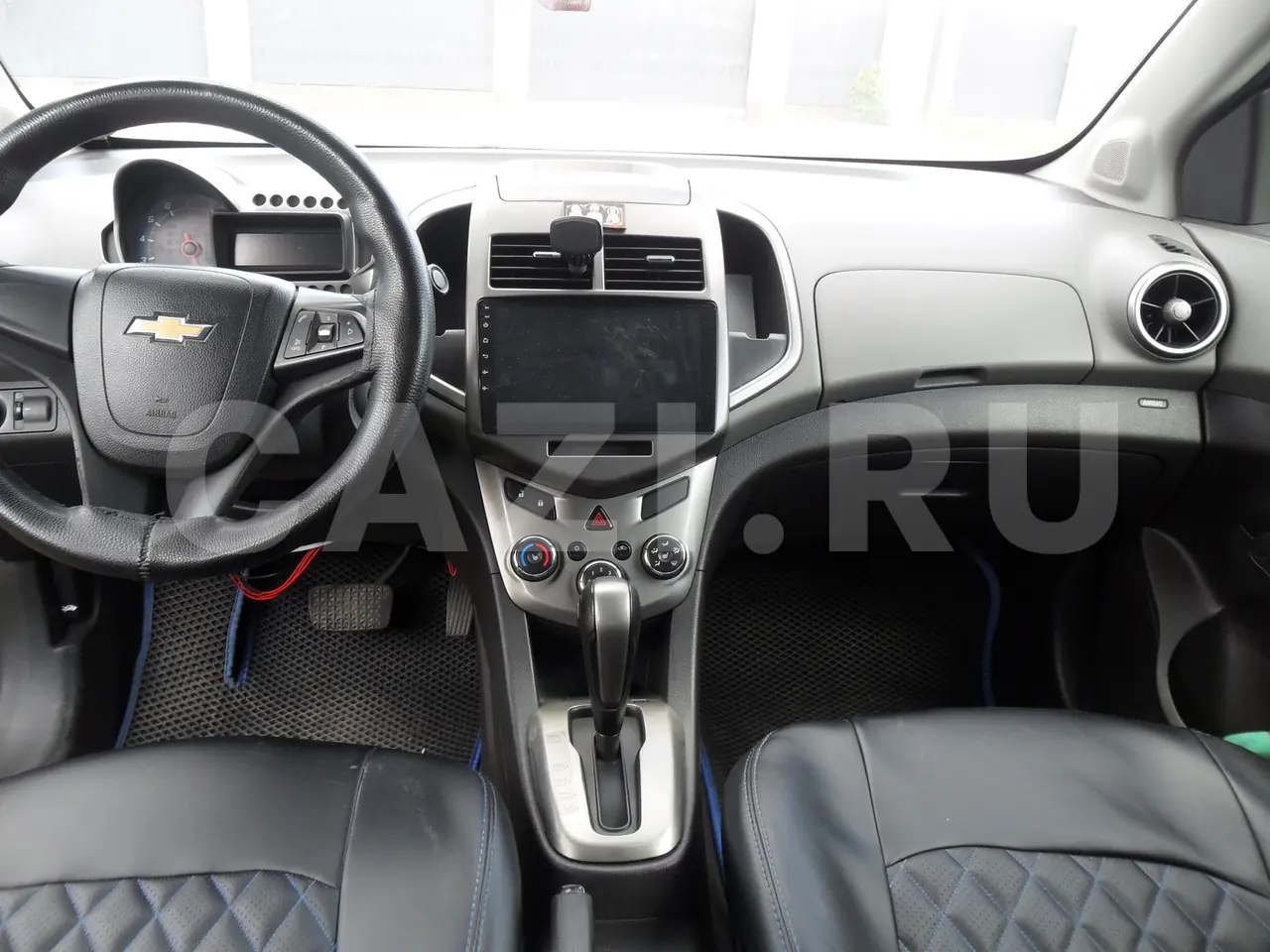 Автомобиль Chevrolet Aveo, 2012 год — фото 4