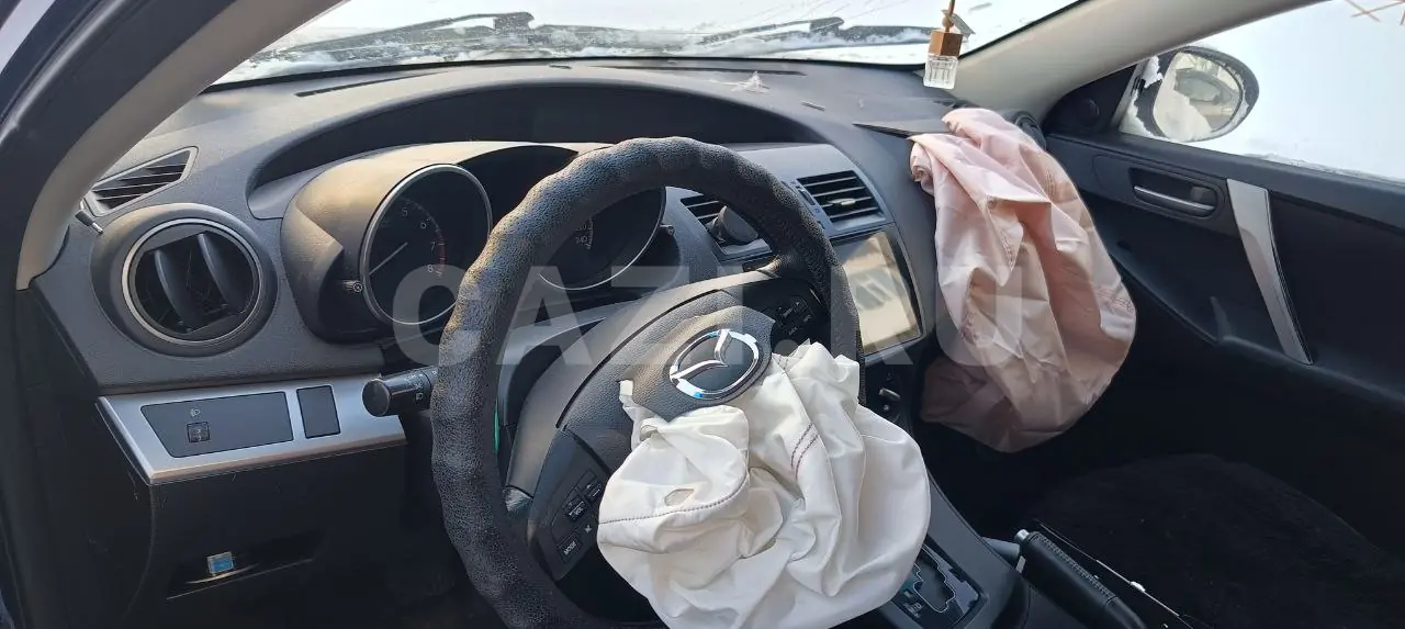 Автомобиль Mazda 3, 2013 год — фото 12