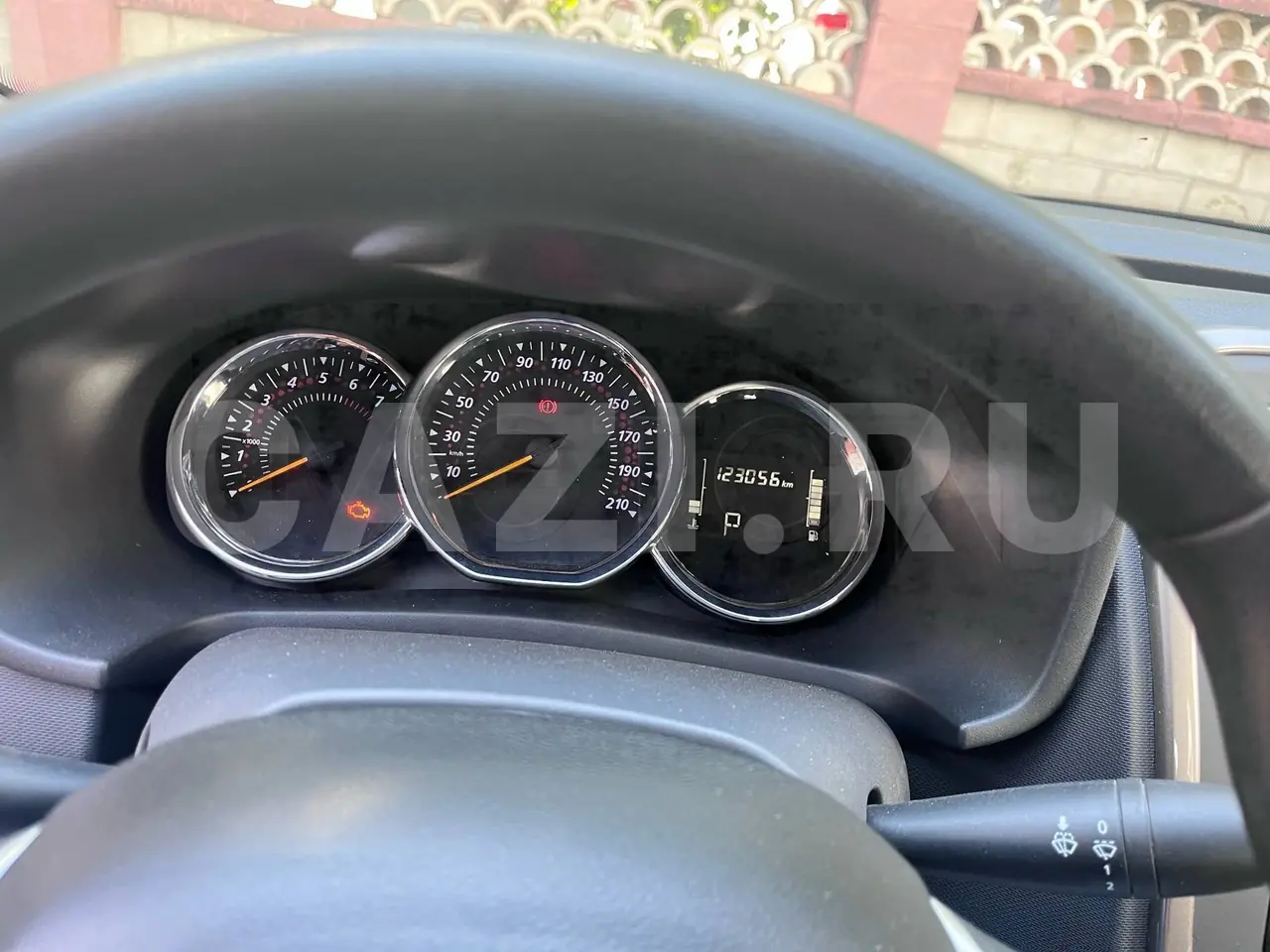 Автомобиль Renault Logan, 2019 год — фото 2