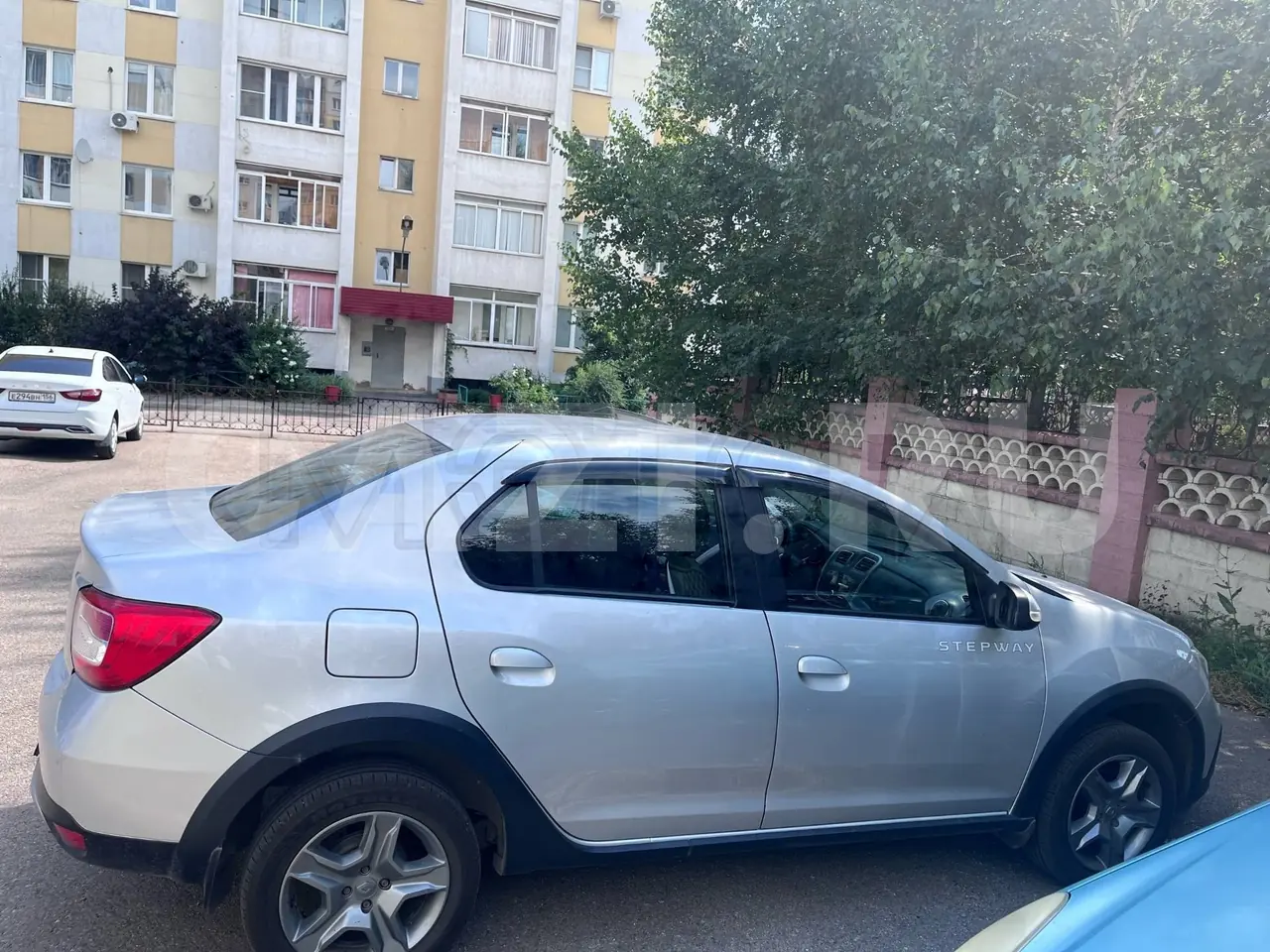 Автомобиль Renault Logan, 2019 год — фото 7