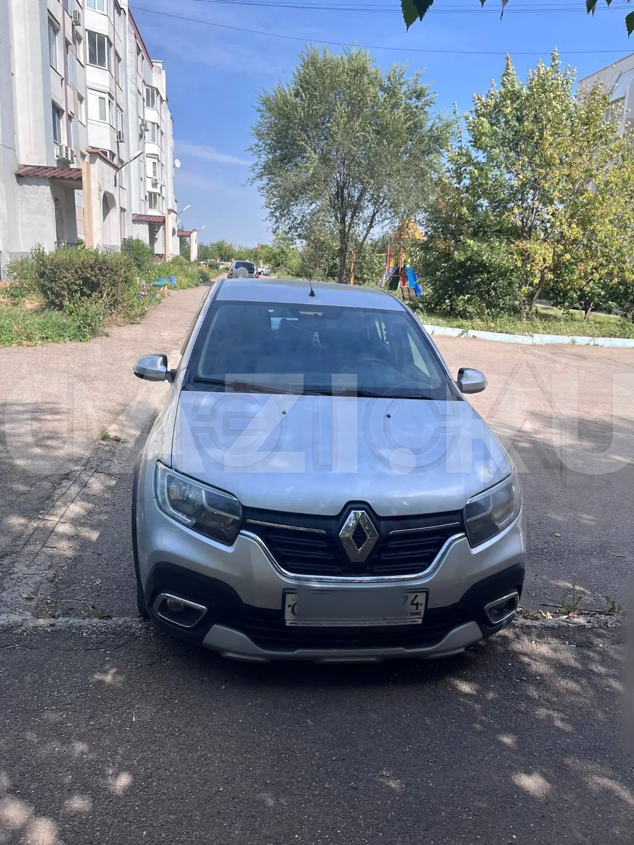 Автомобиль Renault Logan, 2019 год — фото 8