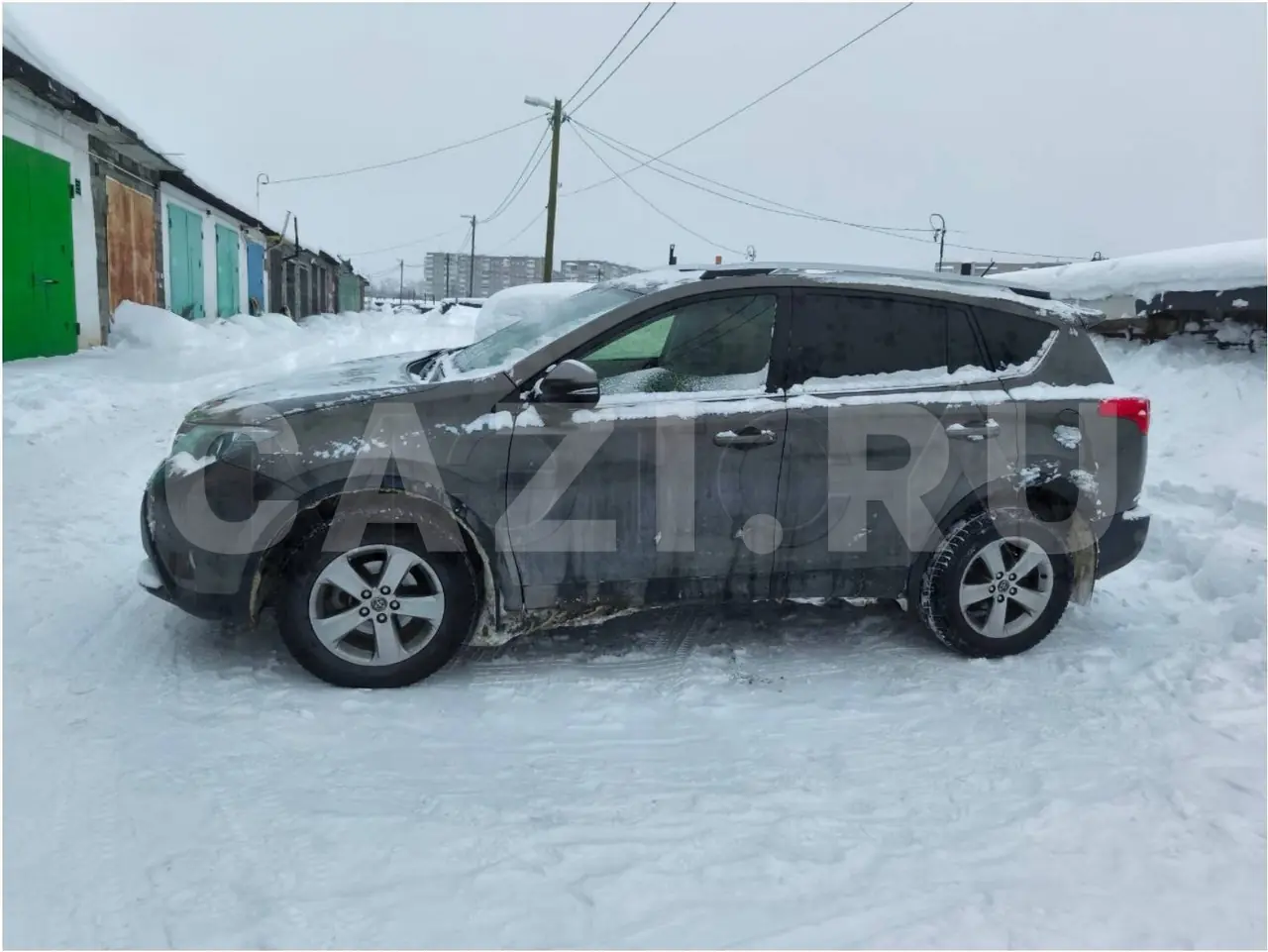 Автомобиль Toyota RAV4, 2015 год — фото 1