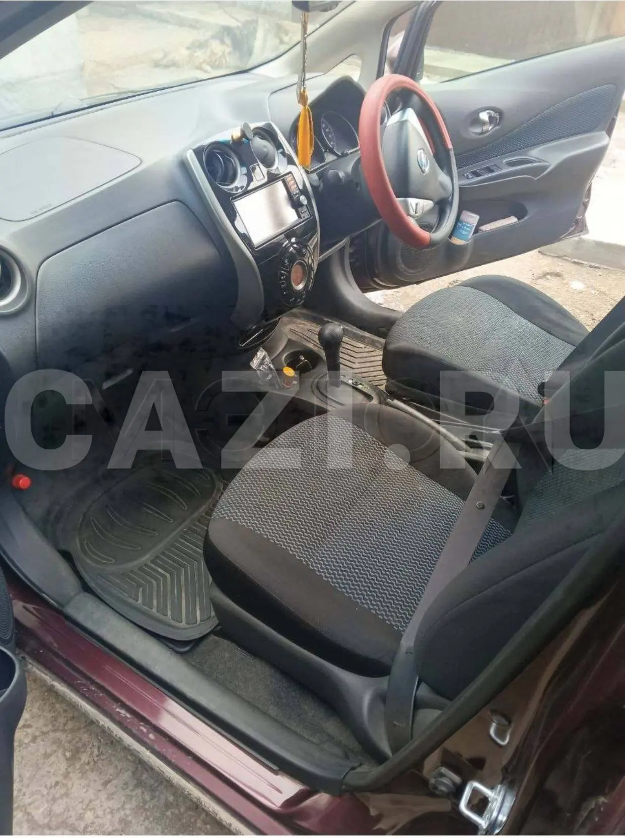 Автомобиль Nissan Note, 2016 год — фото 7