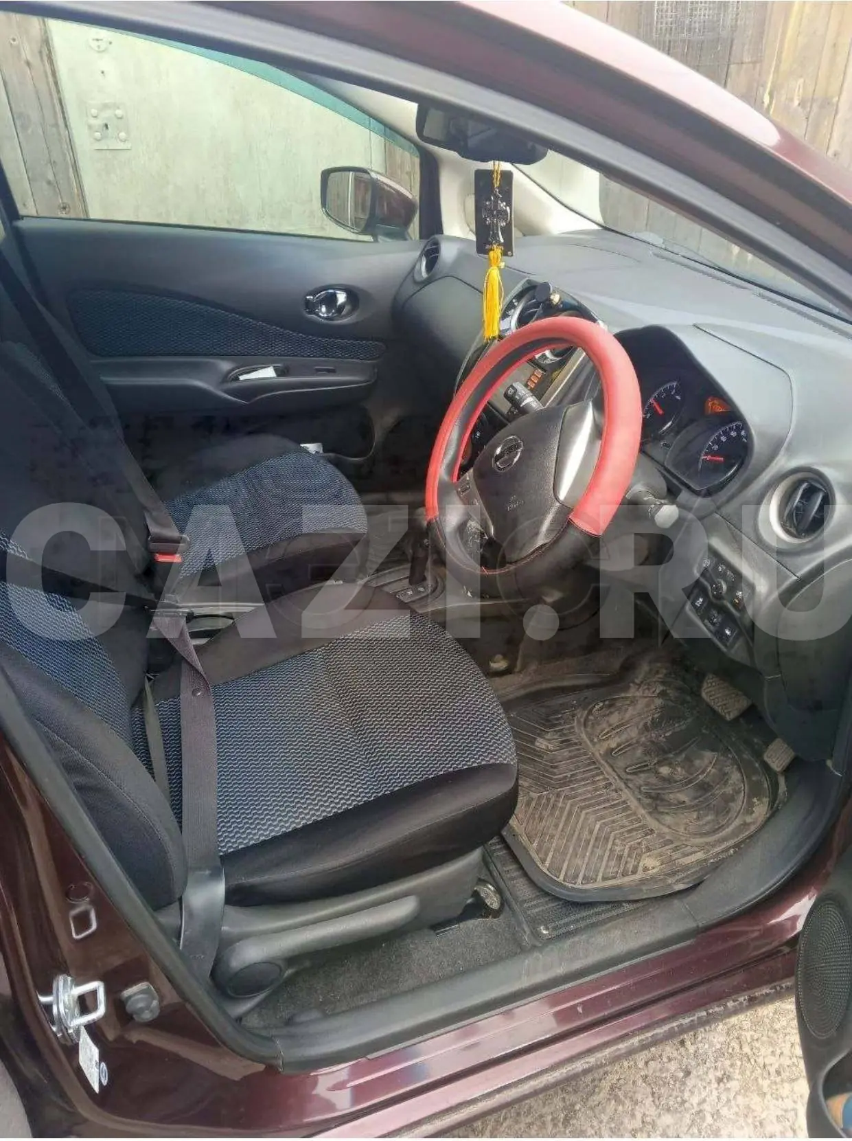 Автомобиль Nissan Note, 2016 год — фото 9