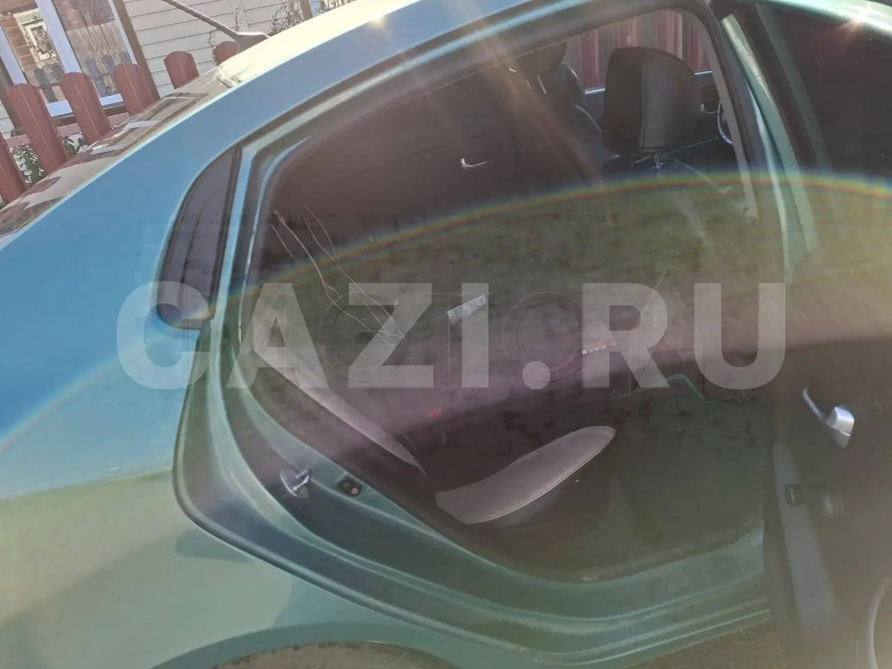 Автомобиль Kia Rio, 2012 год — фото 2