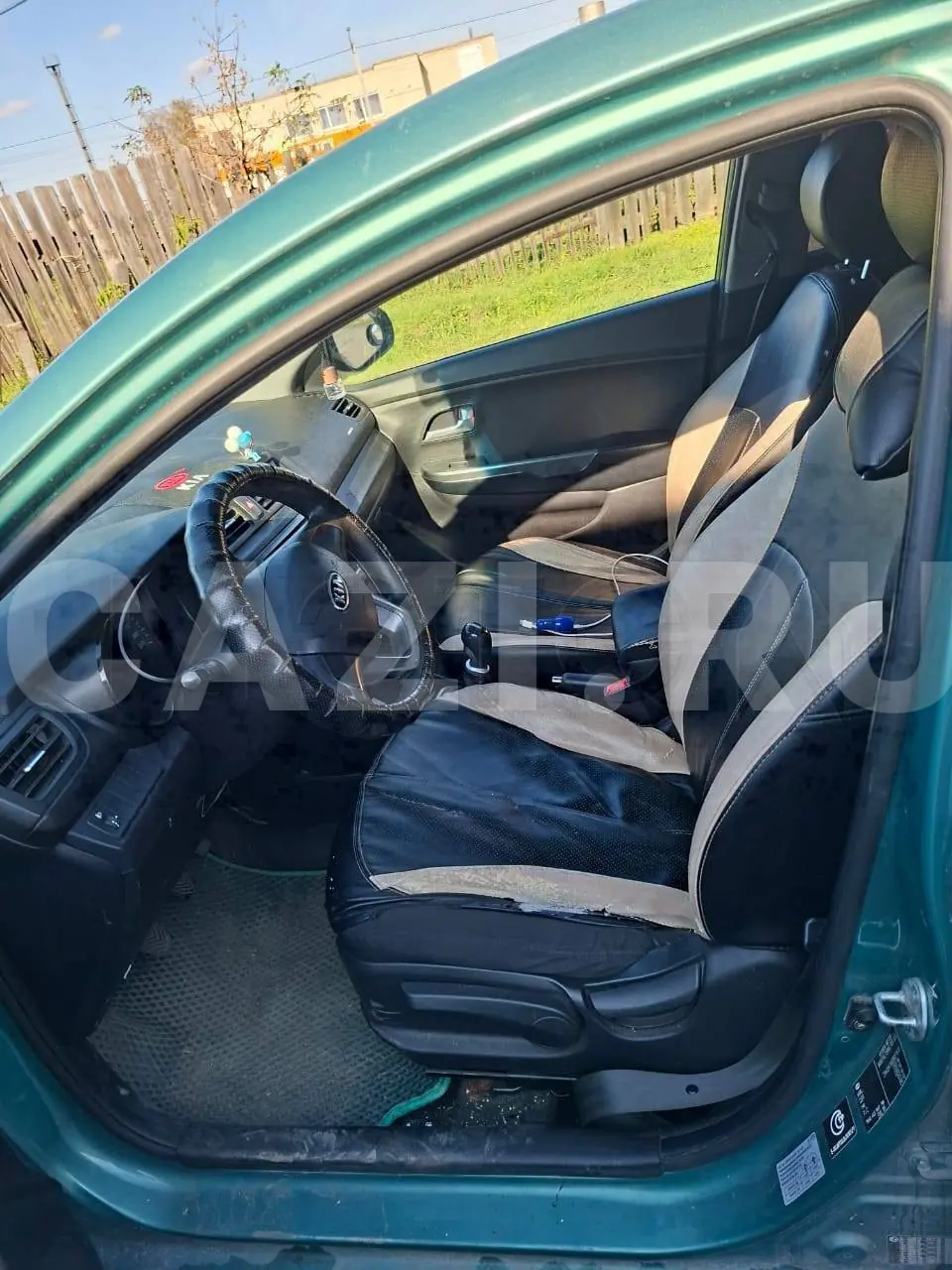 Автомобиль Kia Rio, 2012 год — фото 3