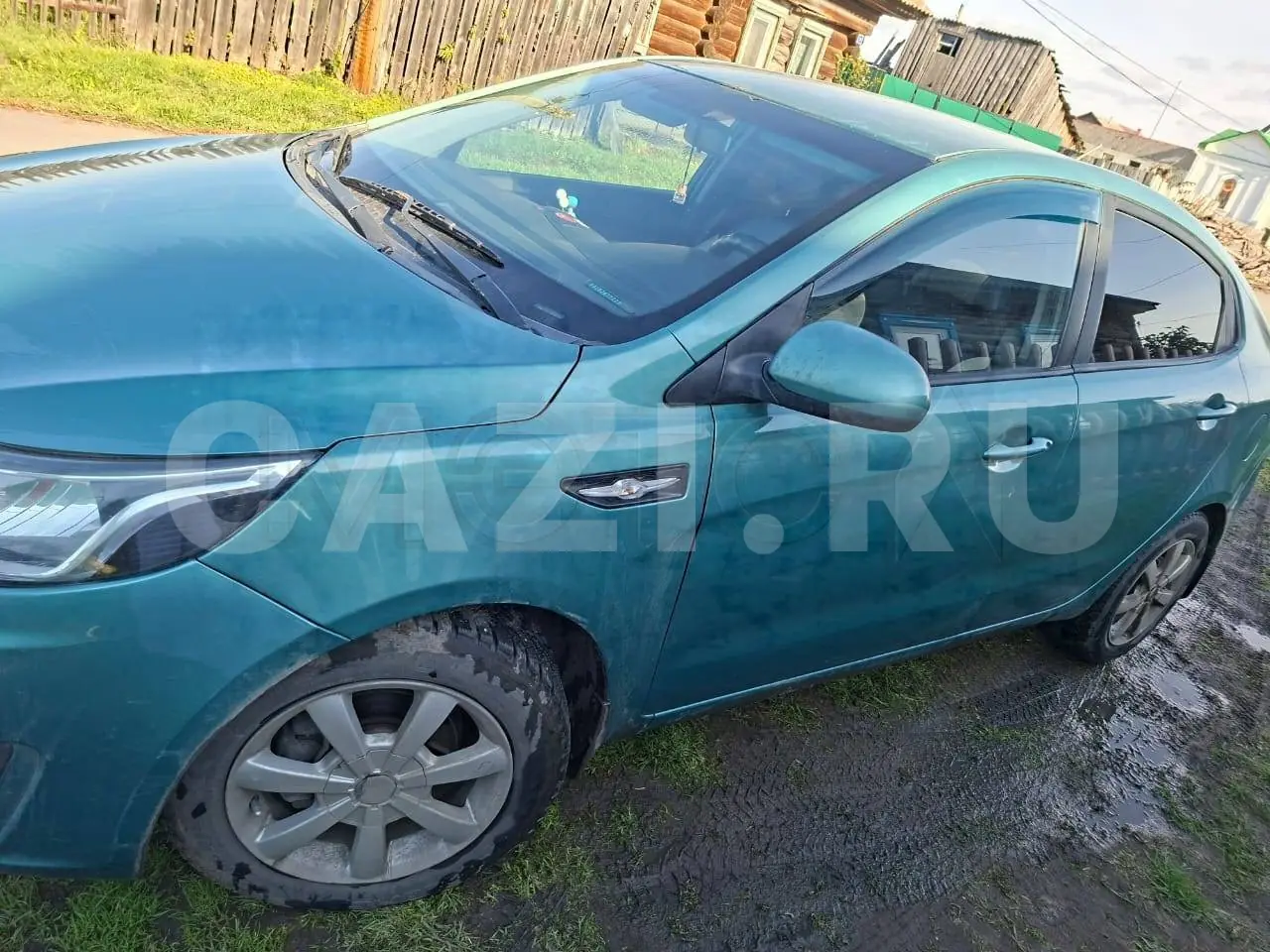 Автомобиль Kia Rio, 2012 год — фото 4