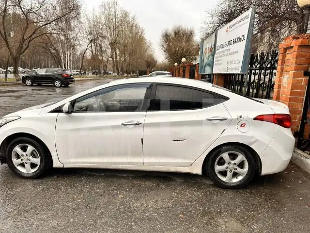 Автомобиль Hyundai Avante, 2011 год — фото 9