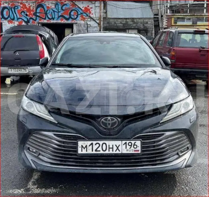 Автомобиль Toyota Camry, 2019 год — фото 1