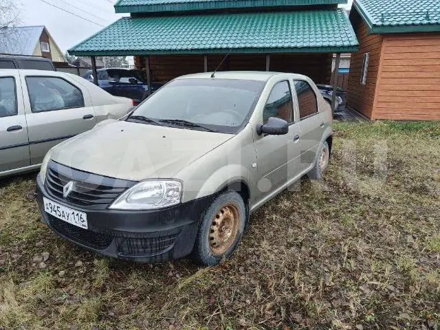 Автомобиль Renault Logan, 2012 год — фото 7