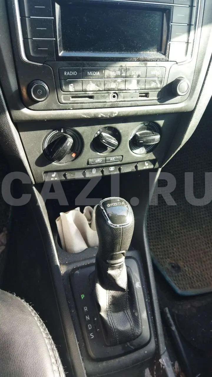 Автомобиль SKODA RAPID, 2015 год — фото 12