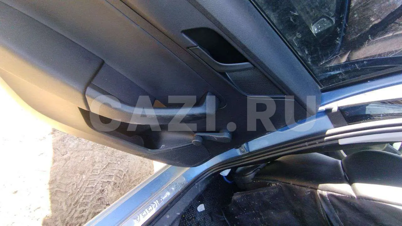 Автомобиль SKODA RAPID, 2015 год — фото 14