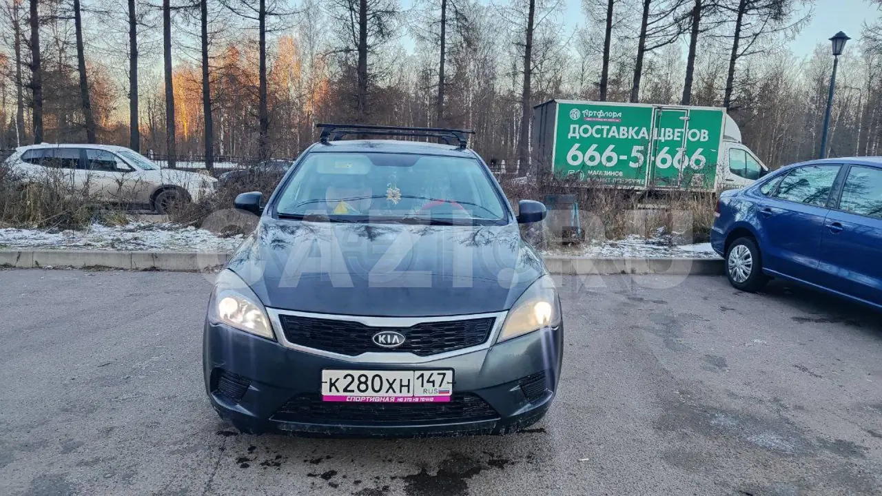 Автомобиль Kia Ceed, 2012 год — фото 4
