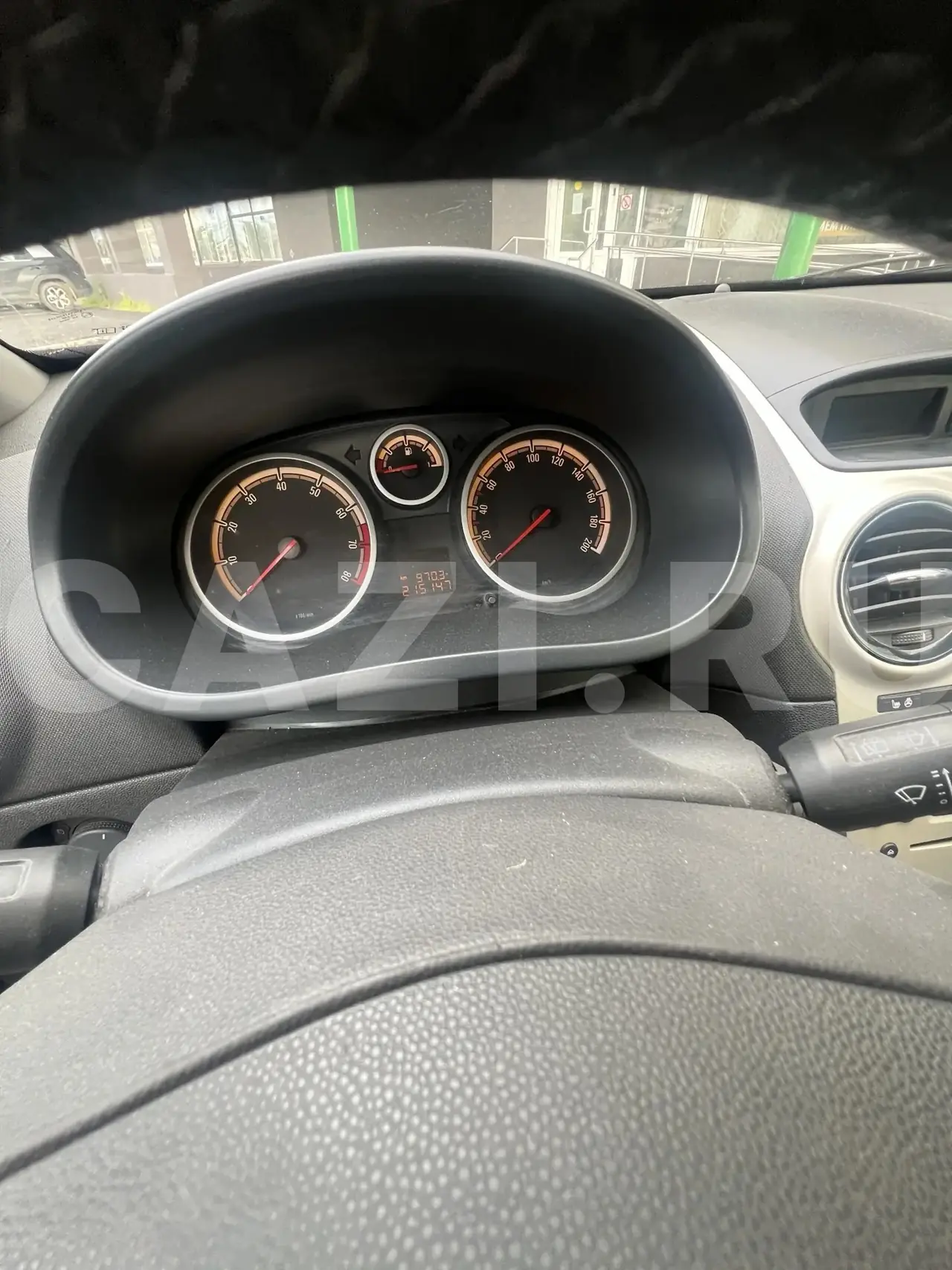 Автомобиль Opel Corsa, 2008 год — фото 9