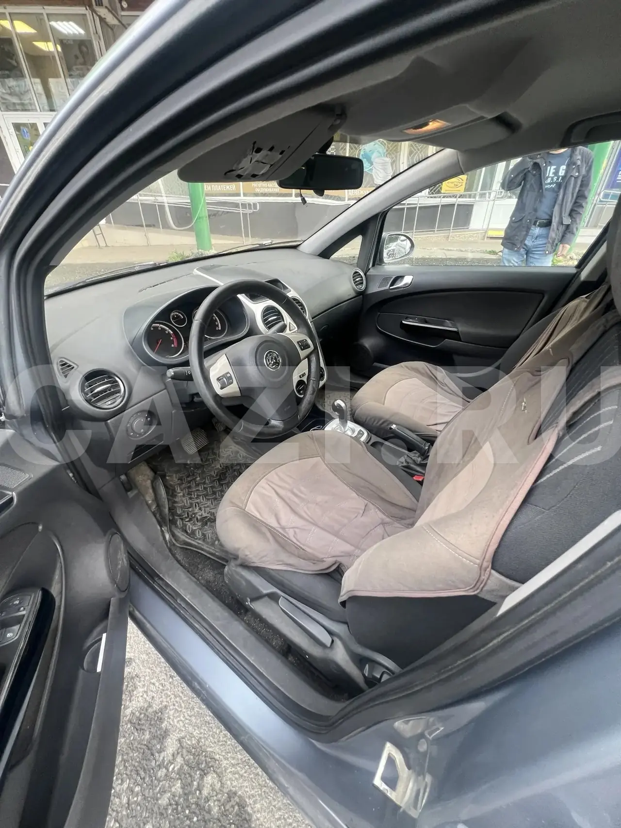 Автомобиль Opel Corsa, 2008 год — фото 10