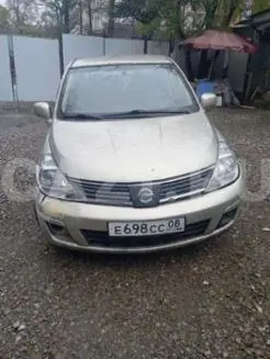 Автомобиль Nissan Tiida, 2008 год — фото 1