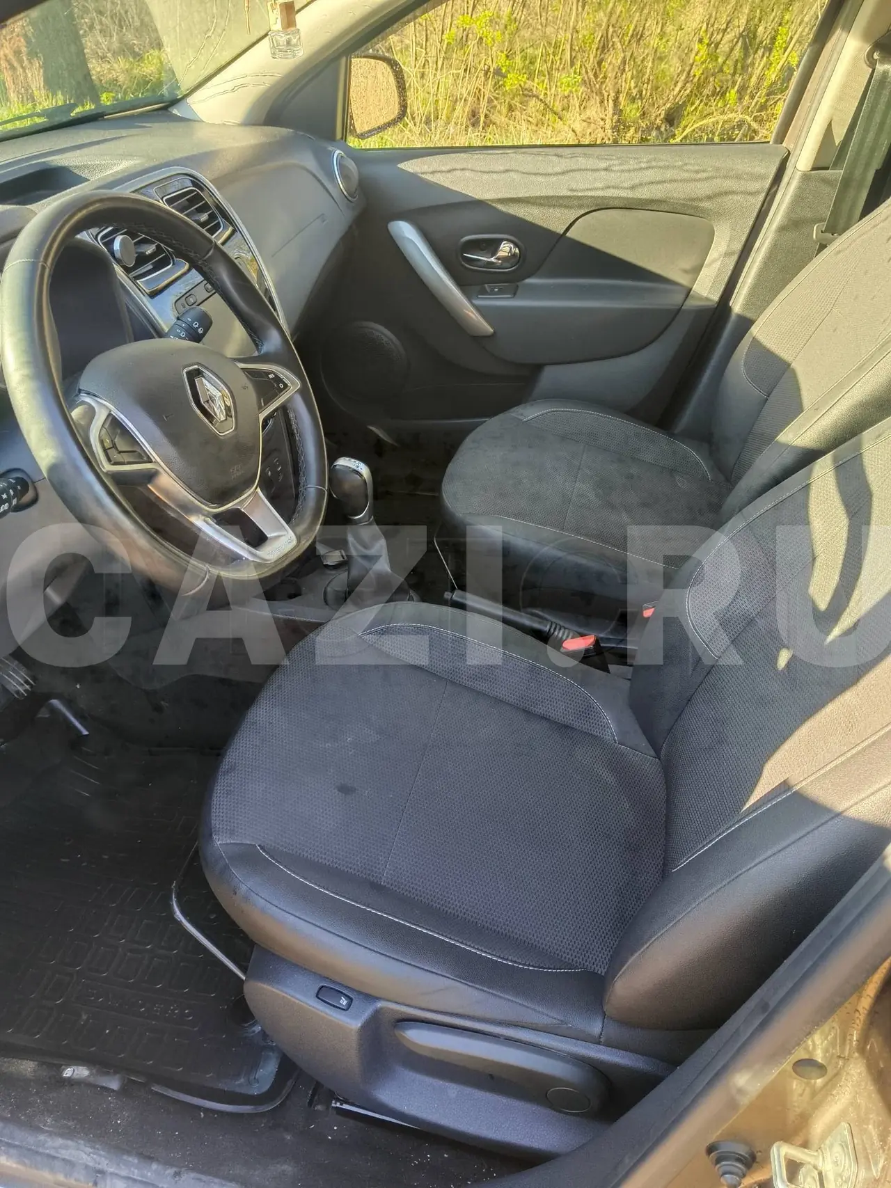 Автомобиль Renault Sandero Stepway, 2021 год — фото 5
