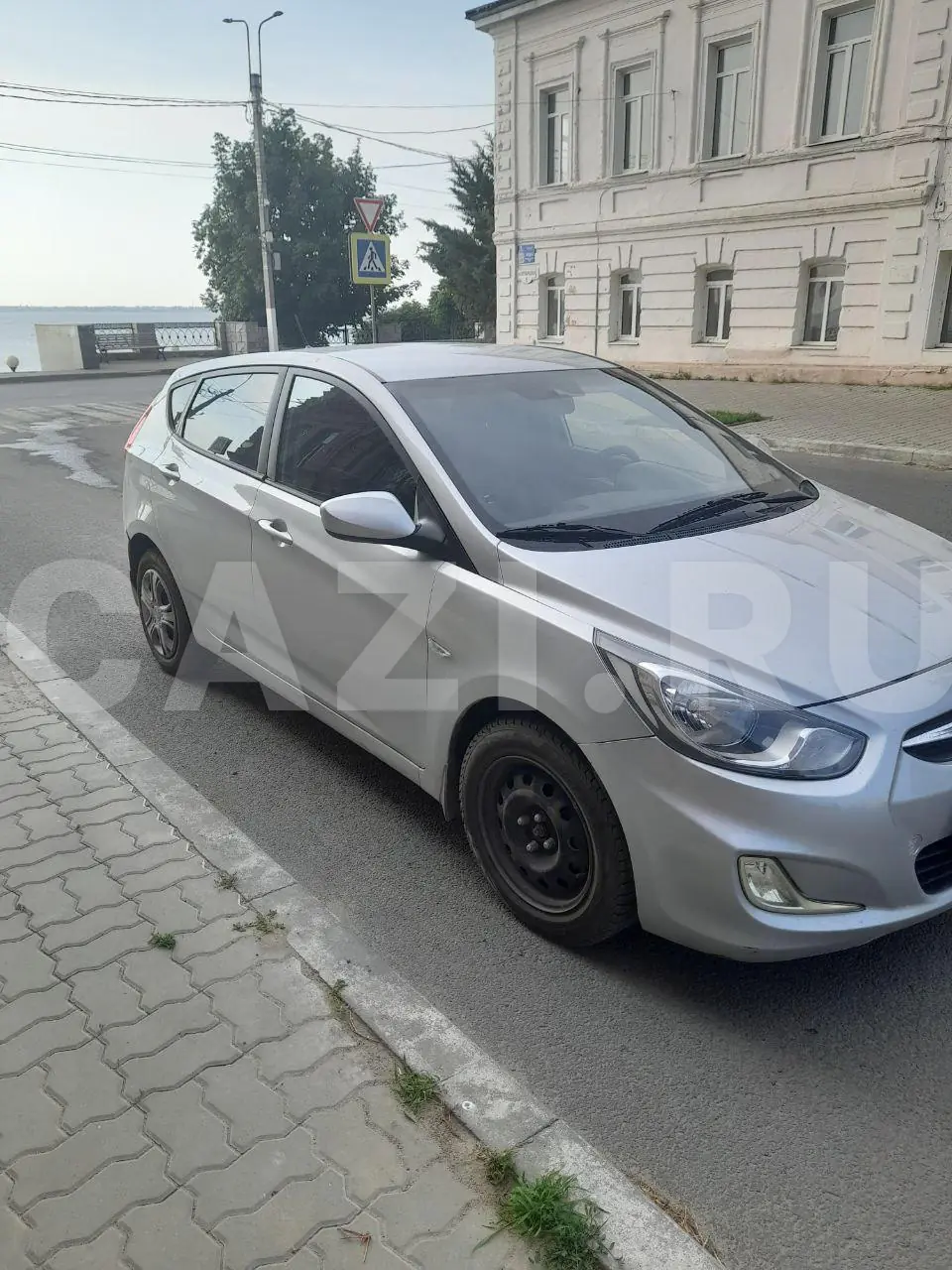 Автомобиль Hyundai Solaris, 2013 год — фото 10