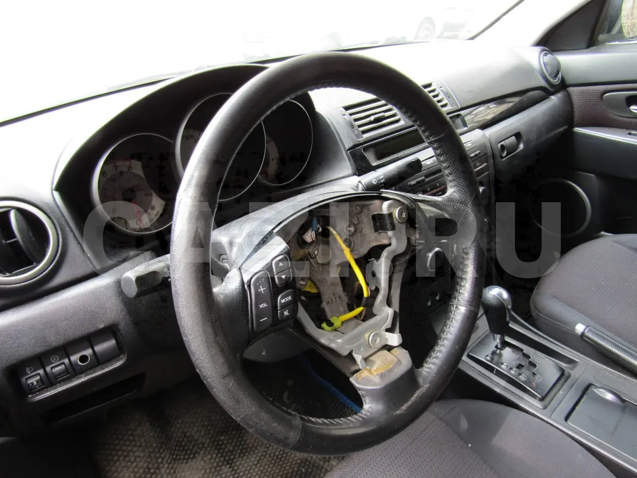 Автомобиль Mazda 3, 2007 год — фото 3