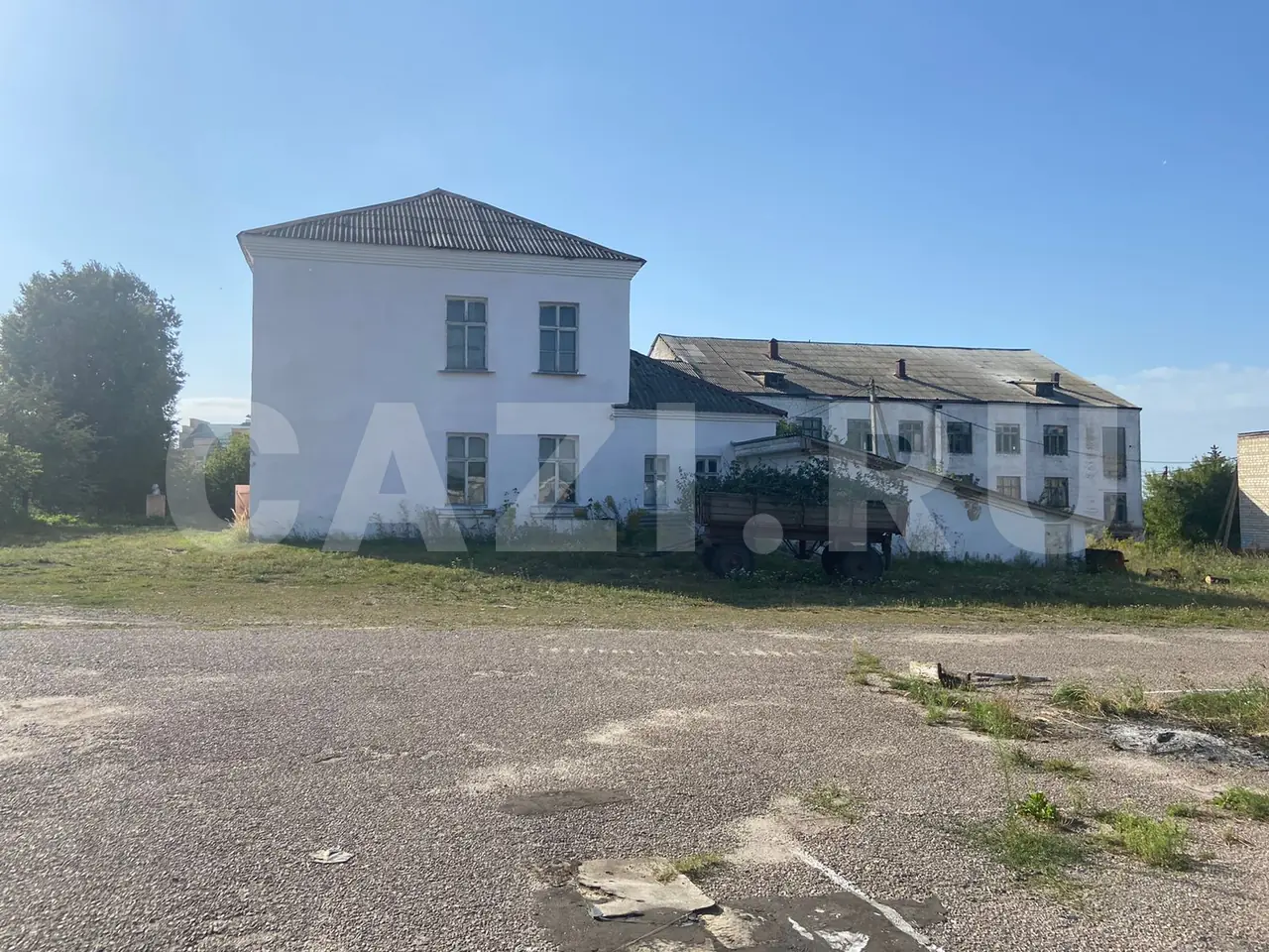 Три здания 3 015 м² + Участок 10 568 м² + Движимое имущество — фото 4