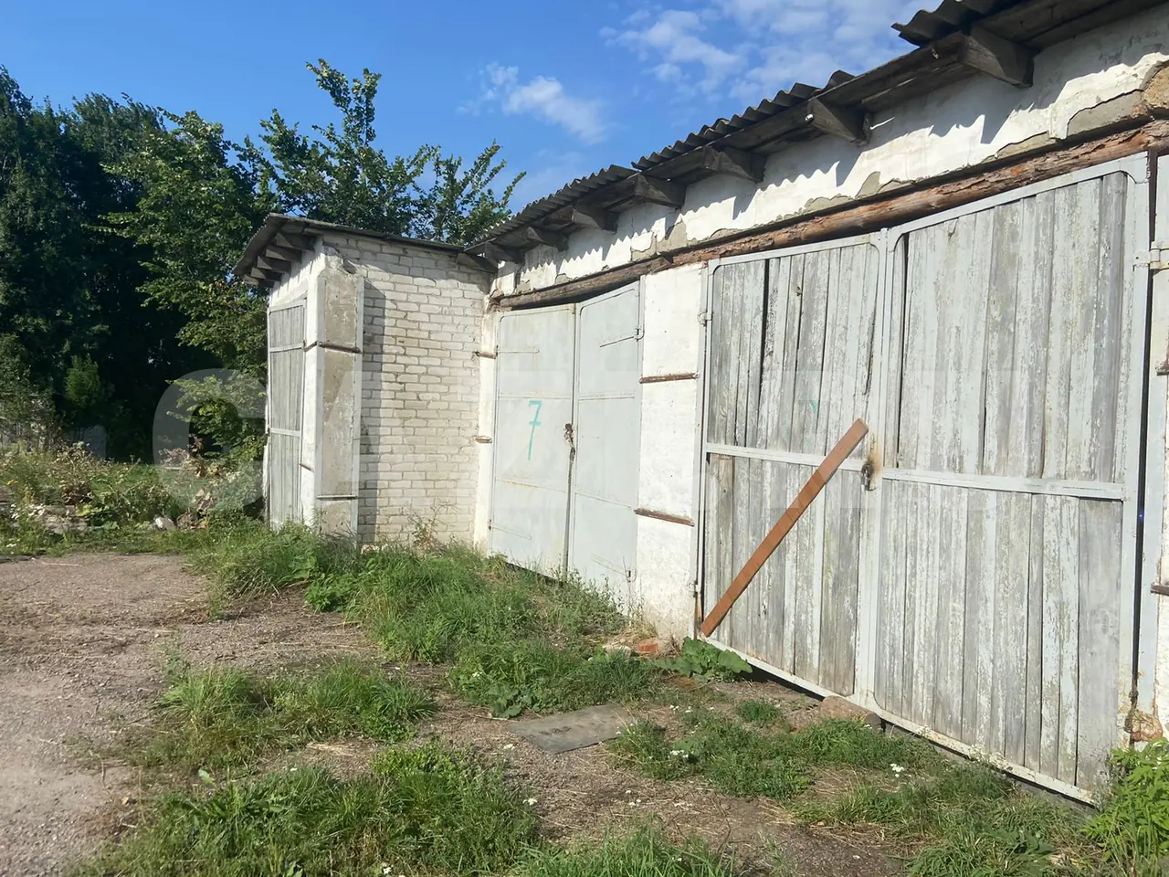 Три здания 3 015 м² + Участок 10 568 м² + Движимое имущество — фото 9