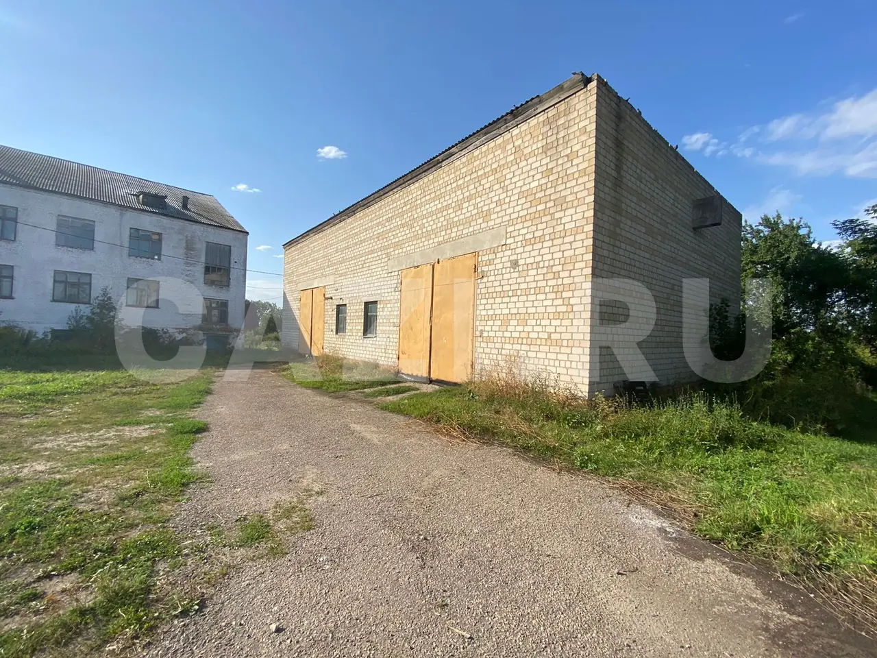 Три здания 3 015 м² + Участок 10 568 м² + Движимое имущество — фото 14