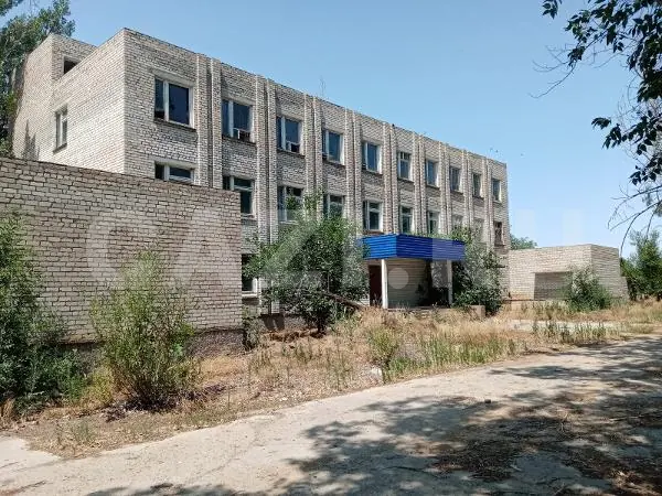 Здание 672 м² + Участок 4 465 м² — фото 1