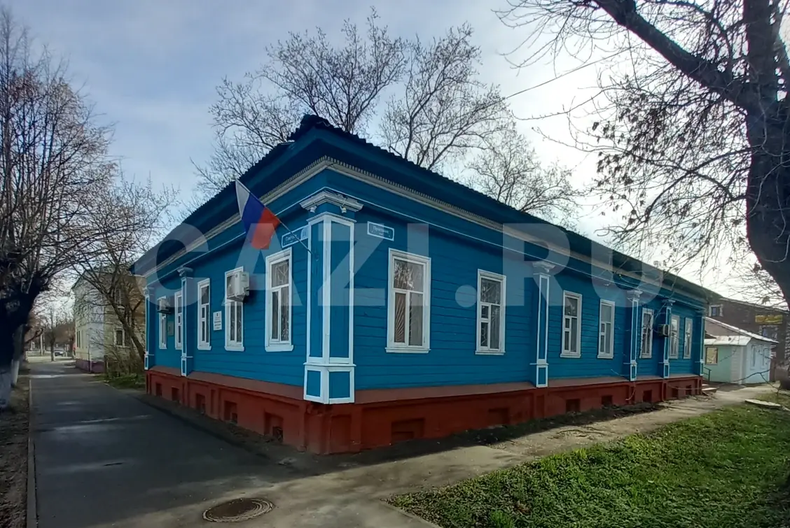 Здание 528 м² + Участок 529 м² — фото 1