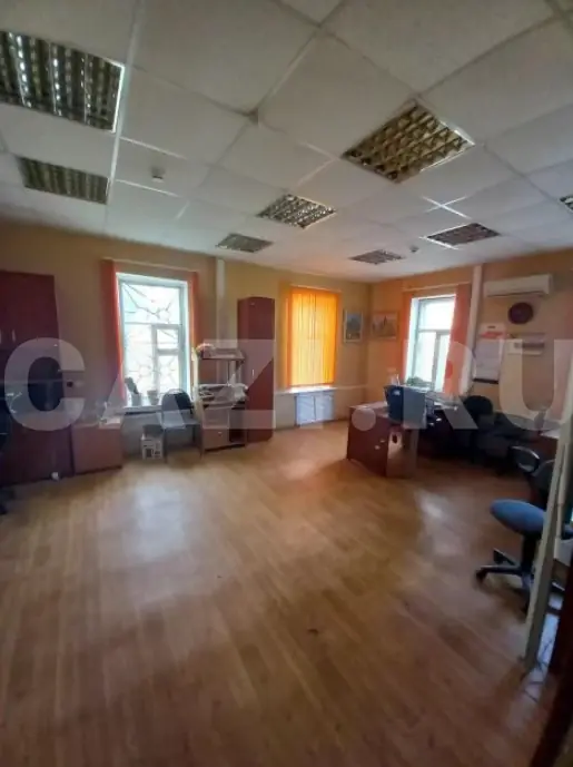Здание 528 м² + Участок 529 м² — фото 2