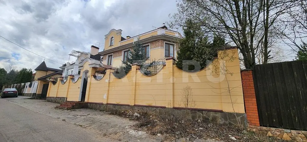Жилой дом 558 м² + Гараж 45 м² + Участок 1 113 м² — фото 4
