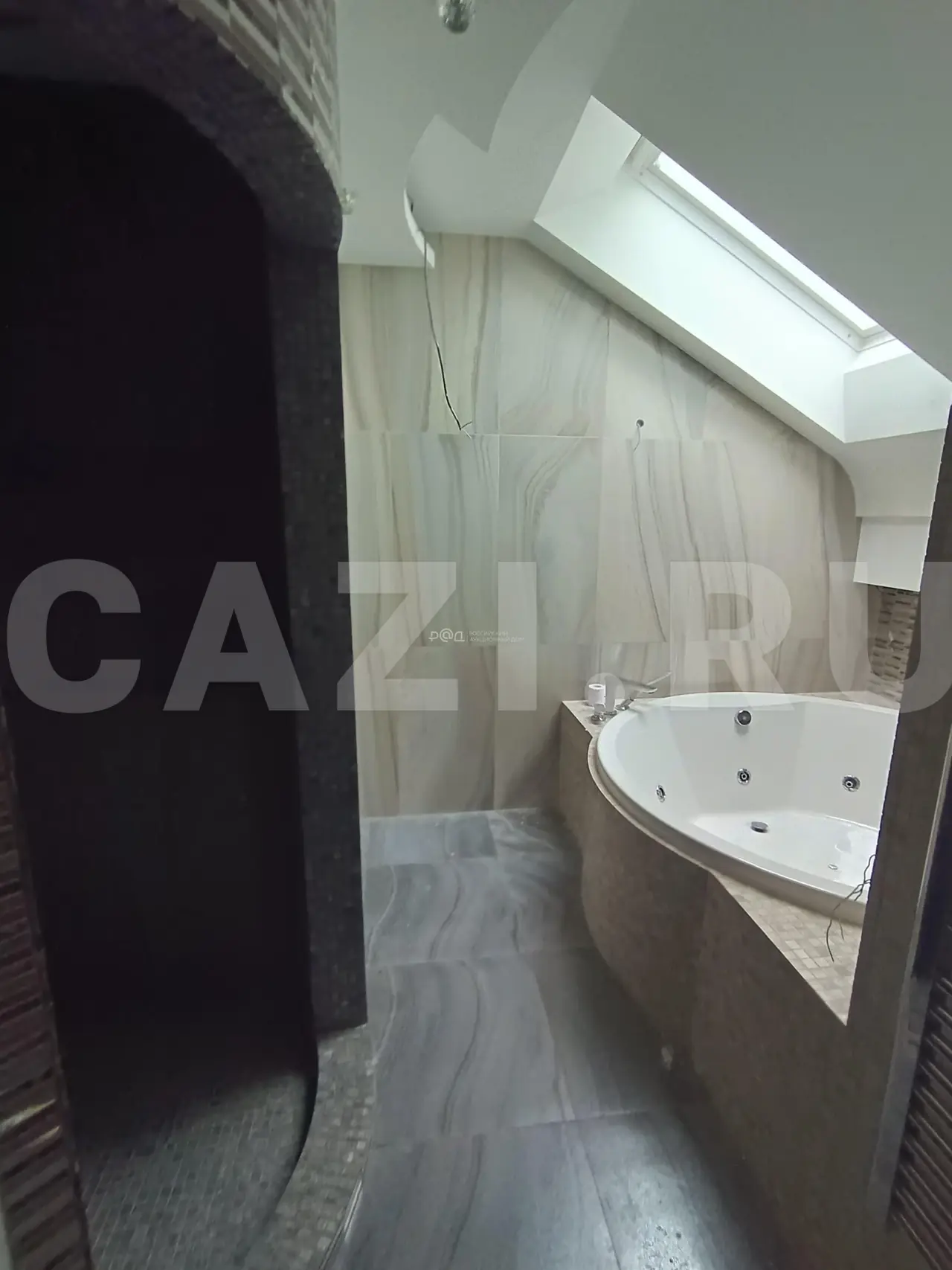 Жилой дом 709 м² + Жилой дом 548 м² + Хозяйственное строение 1 106 м² + Баня 49 м² + Участок 10 169 м² — фото 16
