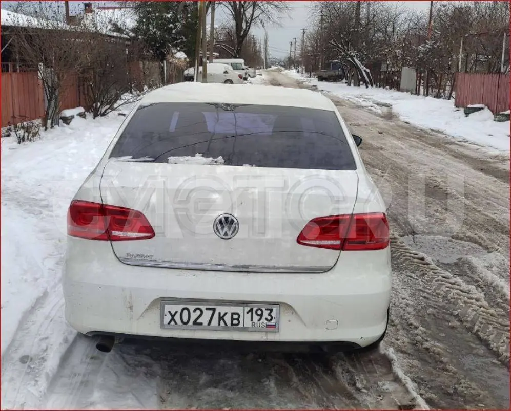 Автомобиль Volkswagen Passat, 2012 год — фото 6