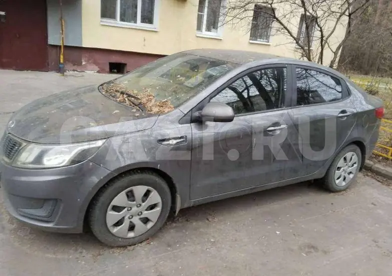 Автомобиль Kia Rio, 2012 год — фото 3