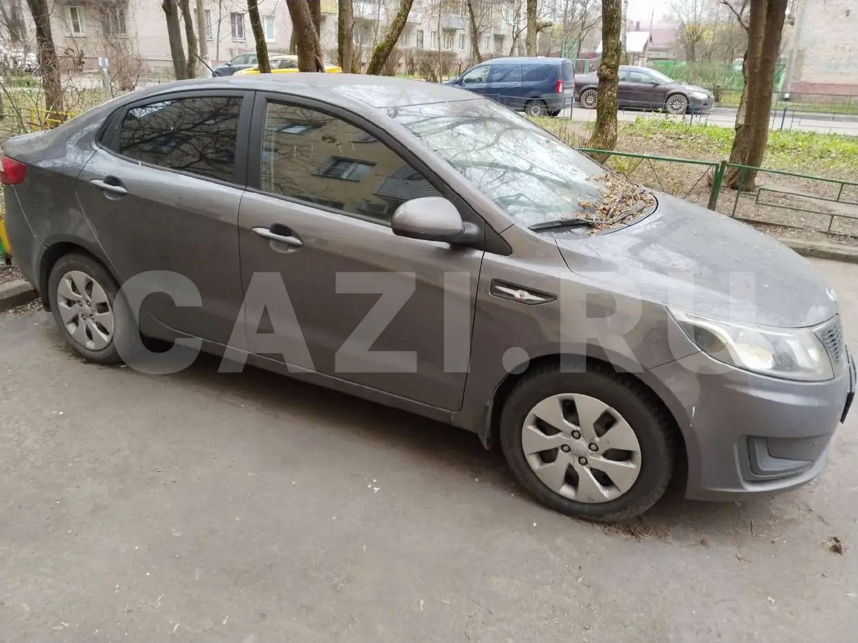 Автомобиль Kia Rio, 2012 год — фото 8