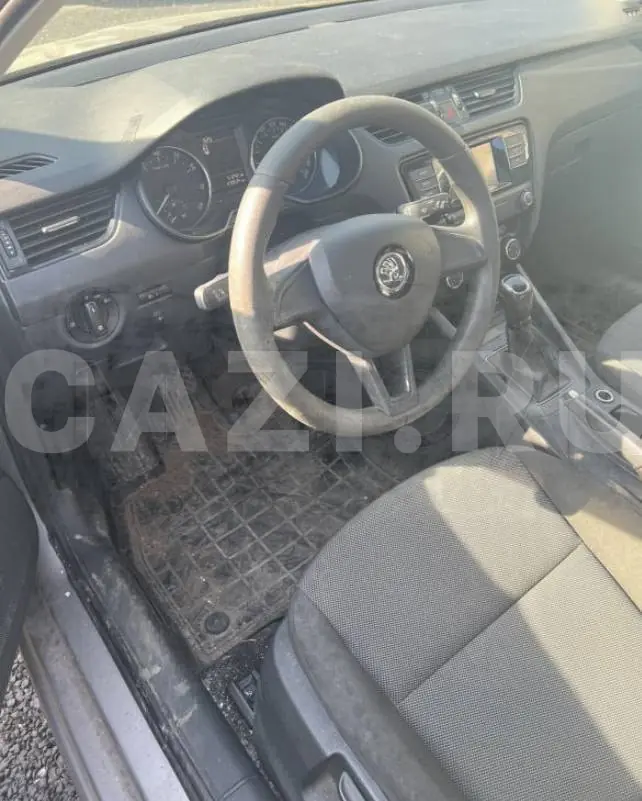 Автомобиль Skoda Octavia, 2016 год — фото 11